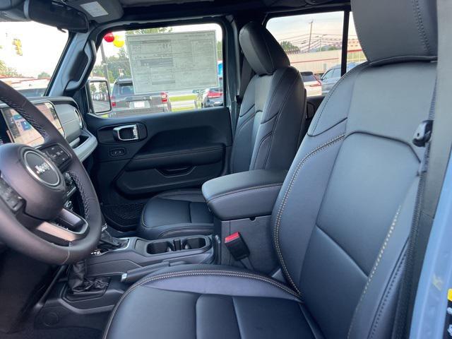 new 2025 Jeep Gladiator car, priced at $42,845