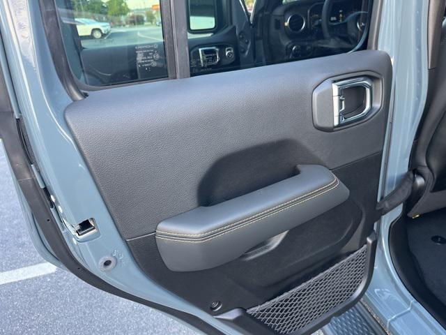new 2025 Jeep Gladiator car, priced at $42,845