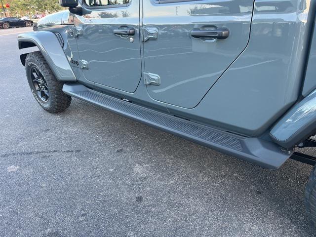 new 2025 Jeep Gladiator car, priced at $42,845
