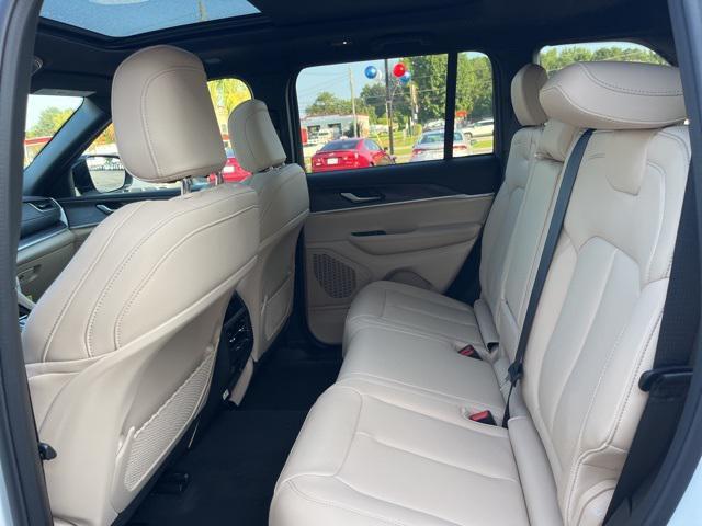 new 2025 Jeep Grand Cherokee car, priced at $45,665