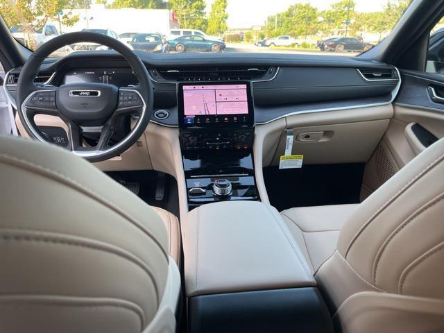 new 2025 Jeep Grand Cherokee car, priced at $45,665