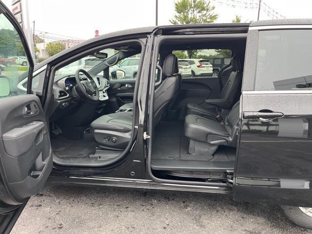 new 2026 Chrysler Pacifica car, priced at $39,123