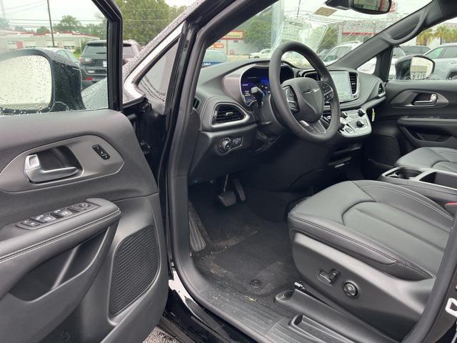 new 2026 Chrysler Pacifica car, priced at $39,123