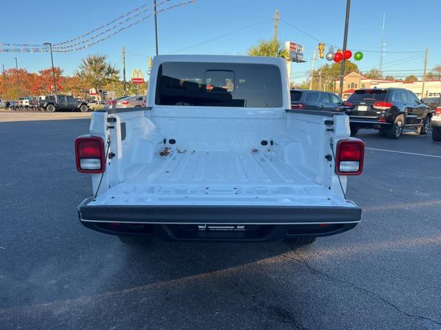 new 2026 Jeep Gladiator car, priced at $49,925