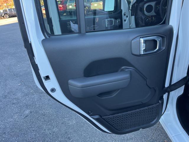 new 2026 Jeep Gladiator car, priced at $49,925