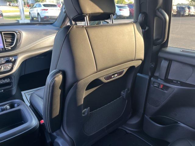 new 2025 Chrysler Pacifica car, priced at $45,725