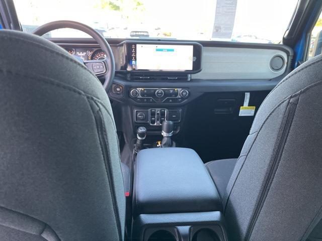 new 2025 Jeep Gladiator car, priced at $41,842