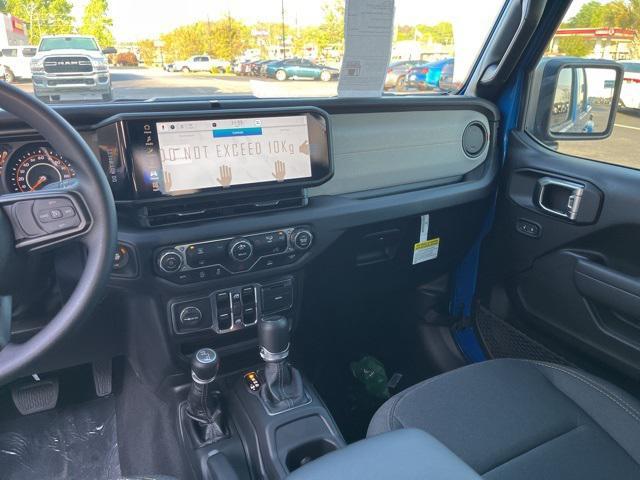 new 2025 Jeep Gladiator car, priced at $41,842