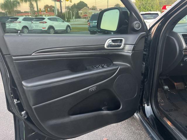 used 2021 Jeep Grand Cherokee car, priced at $19,398