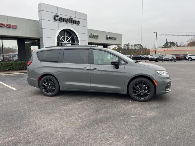 new 2025 Chrysler Pacifica car, priced at $48,260