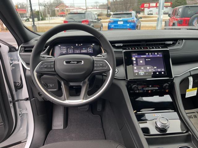 new 2025 Jeep Grand Cherokee car, priced at $38,330