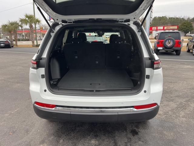 new 2025 Jeep Grand Cherokee car, priced at $38,330