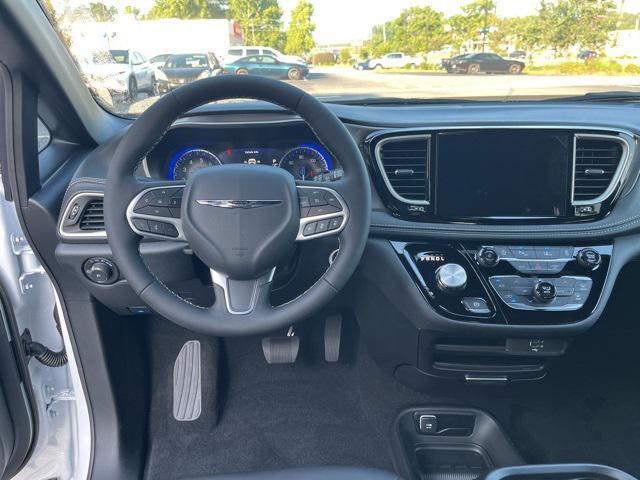 new 2026 Chrysler Pacifica car, priced at $40,953