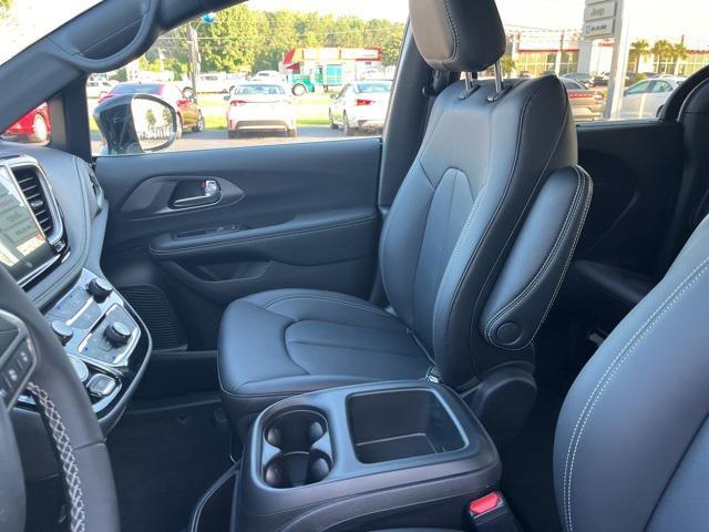 new 2026 Chrysler Pacifica car, priced at $40,953