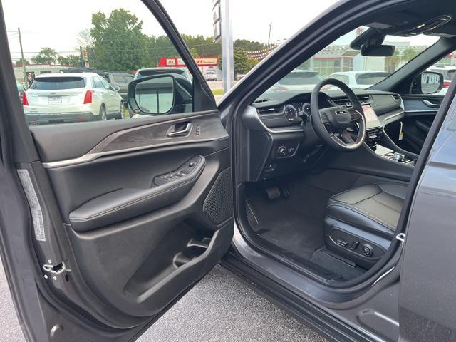 new 2025 Jeep Grand Cherokee L car, priced at $41,622