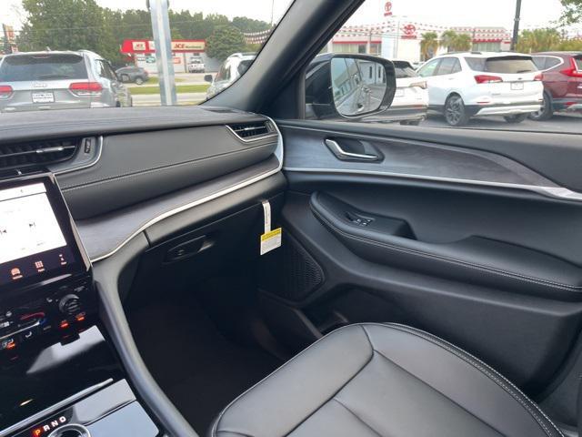 new 2025 Jeep Grand Cherokee L car, priced at $41,622