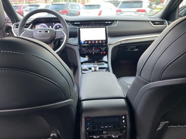 new 2025 Jeep Grand Cherokee L car, priced at $41,622