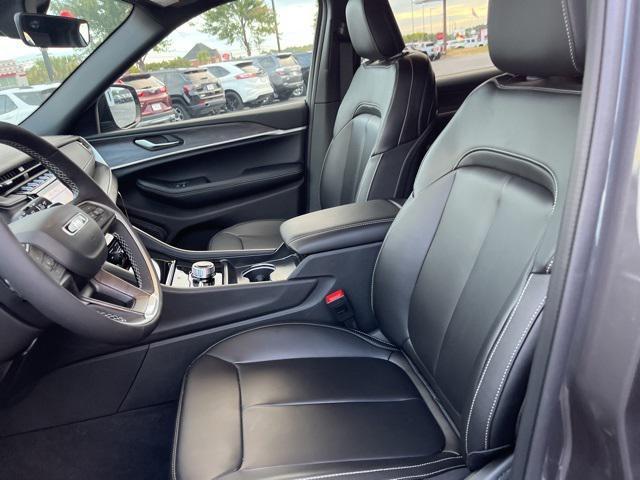 new 2025 Jeep Grand Cherokee L car, priced at $41,622