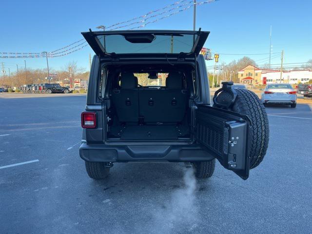 new 2025 Jeep Wrangler car, priced at $46,575