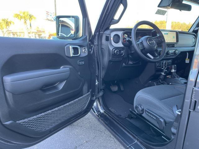 new 2025 Jeep Wrangler car, priced at $46,575