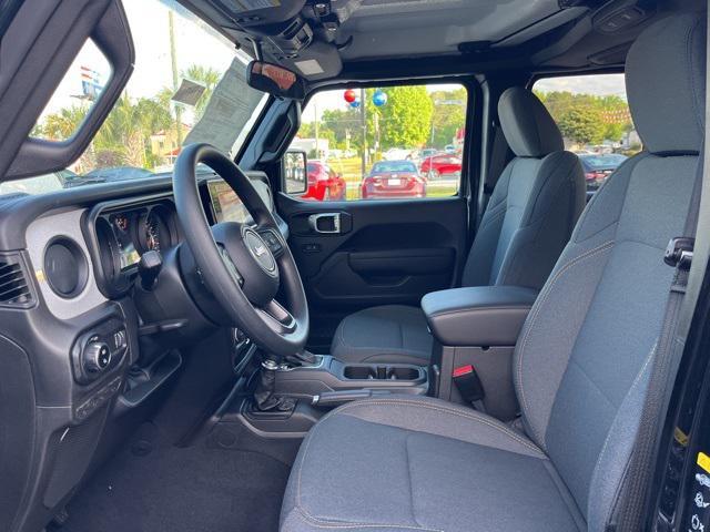 new 2025 Jeep Gladiator car, priced at $43,206