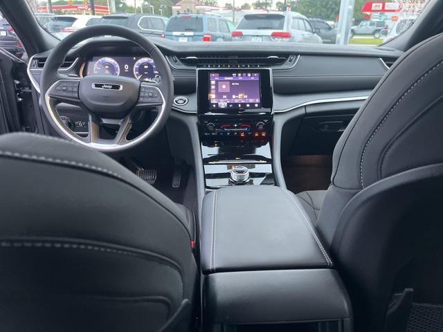new 2025 Jeep Grand Cherokee car, priced at $35,530