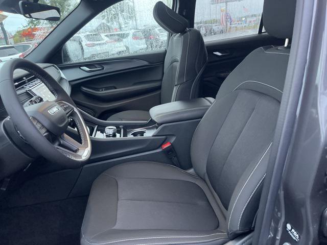 new 2025 Jeep Grand Cherokee car, priced at $35,530