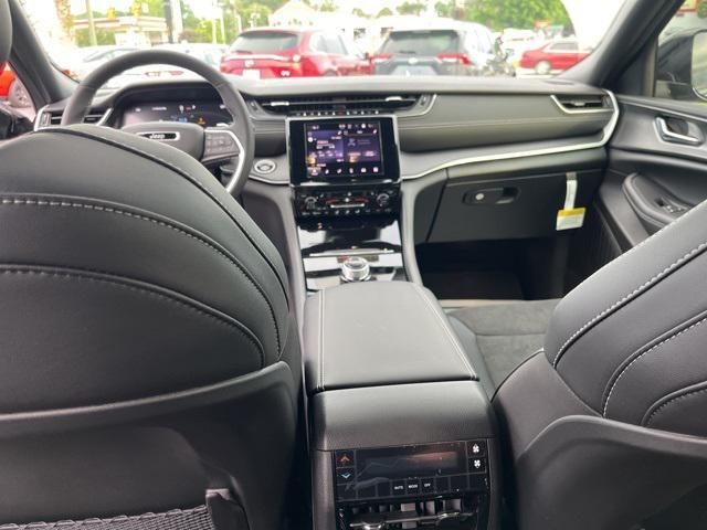 new 2025 Jeep Grand Cherokee L car, priced at $43,661