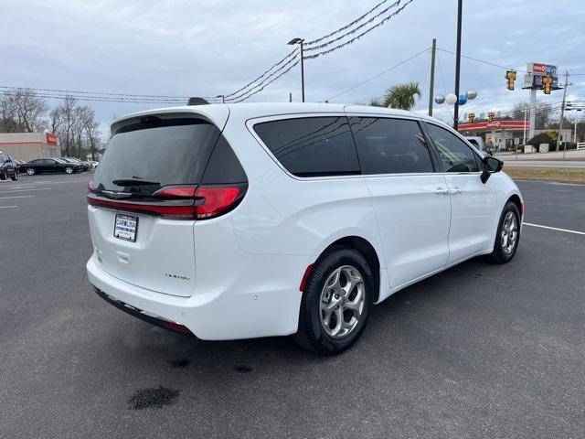 new 2024 Chrysler Pacifica car, priced at $48,053