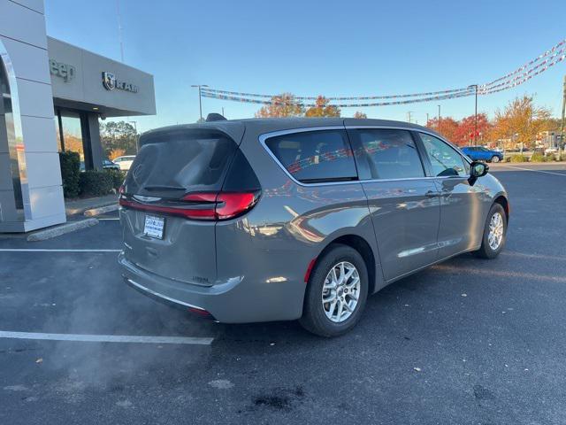 new 2025 Chrysler Pacifica car, priced at $41,640