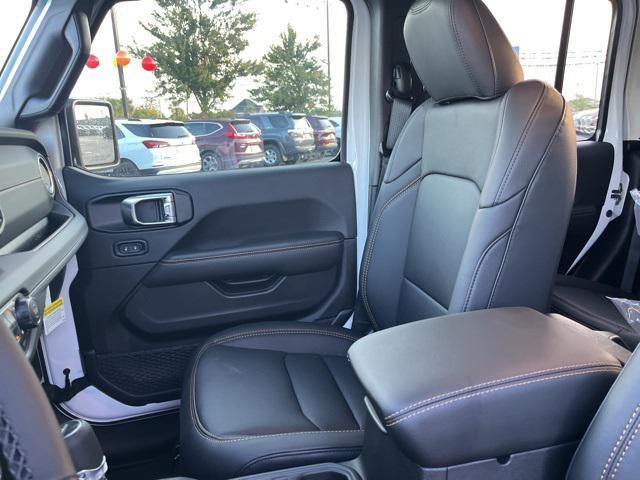 new 2025 Jeep Gladiator car, priced at $41,740