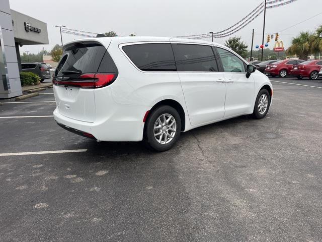 new 2026 Chrysler Pacifica car, priced at $44,368
