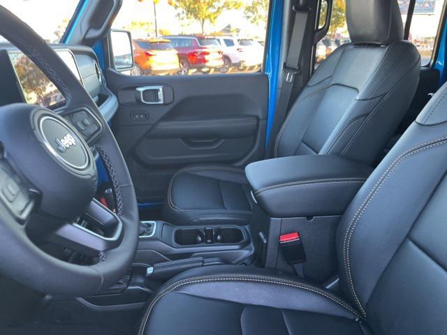 new 2025 Jeep Gladiator car, priced at $43,260