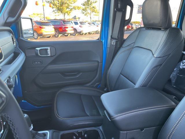 new 2025 Jeep Gladiator car, priced at $43,260