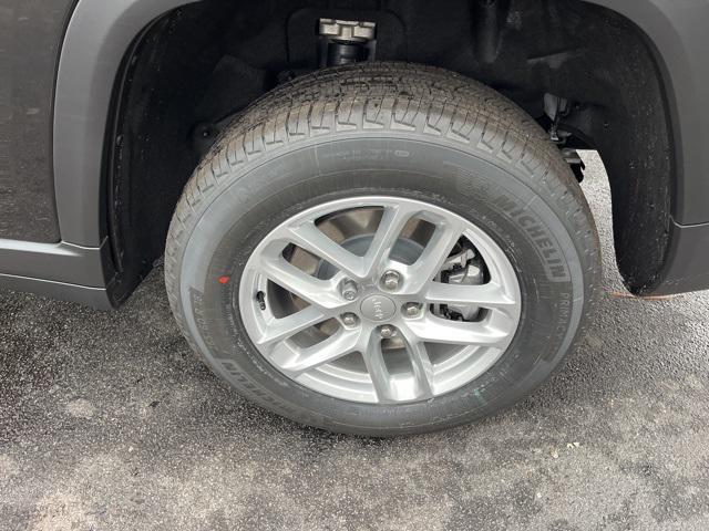 new 2025 Jeep Grand Cherokee L car, priced at $34,298