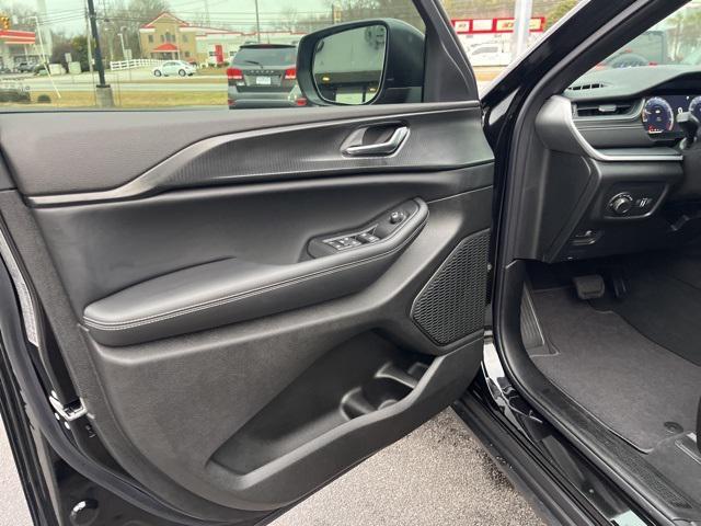 new 2025 Jeep Grand Cherokee L car, priced at $34,298