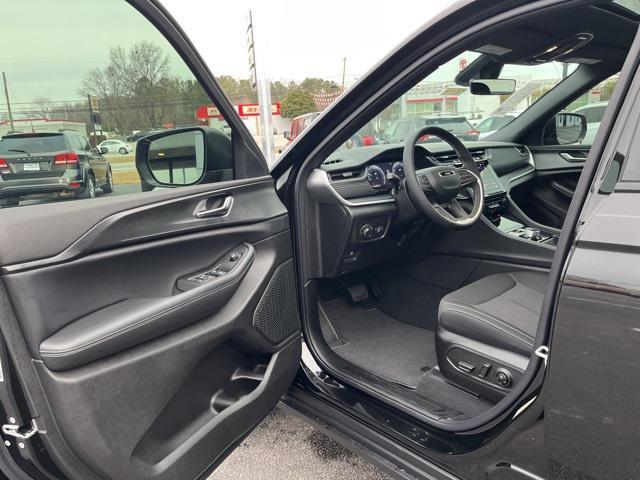 new 2025 Jeep Grand Cherokee L car, priced at $34,298