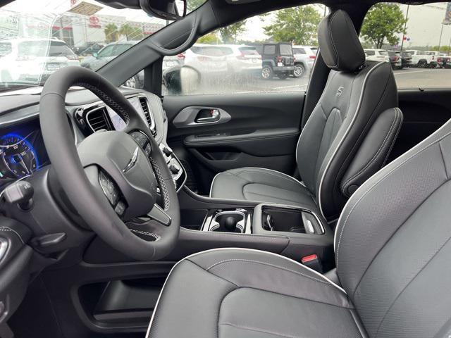 new 2026 Chrysler Pacifica car, priced at $49,367