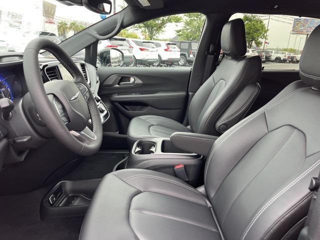 new 2026 Chrysler Pacifica car, priced at $44,386