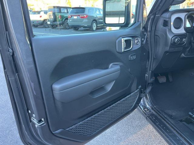 new 2026 Jeep Gladiator car, priced at $50,520