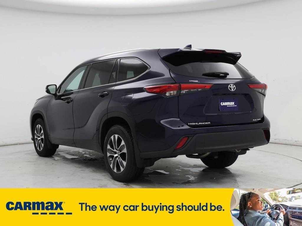 used 2022 Toyota Highlander car, priced at $37,998