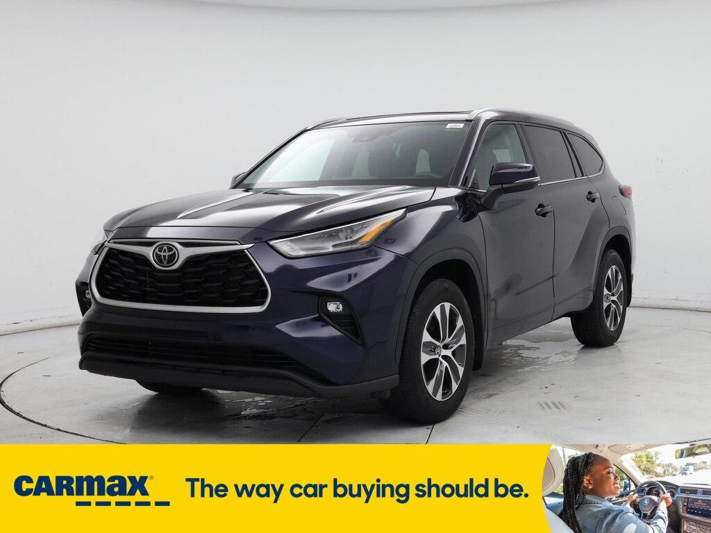 used 2022 Toyota Highlander car, priced at $37,998