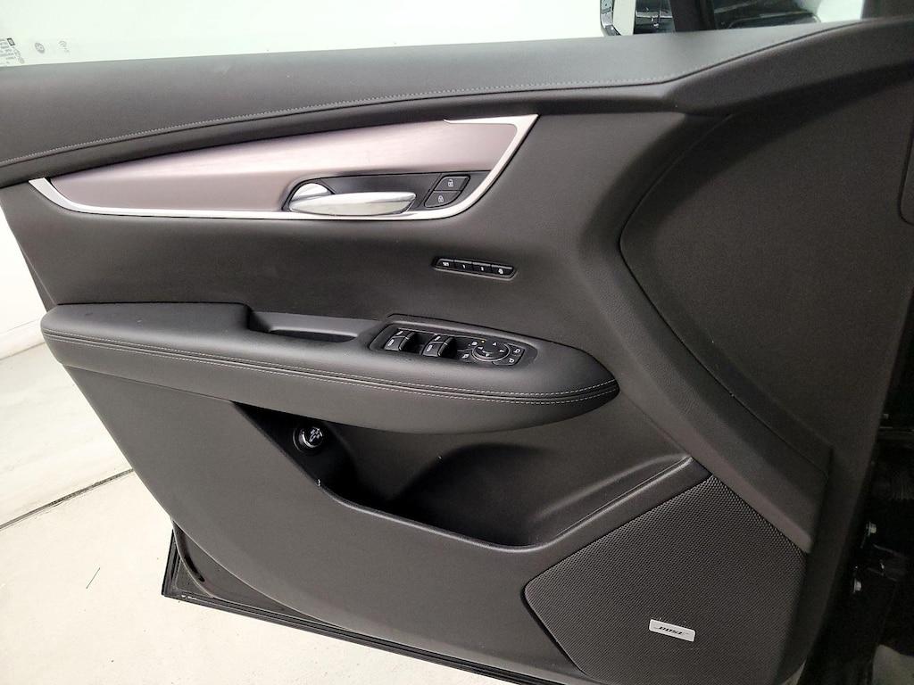 used 2022 Cadillac XT6 car, priced at $32,998