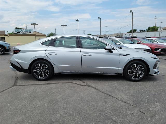 new 2024 Hyundai Sonata car, priced at $30,715