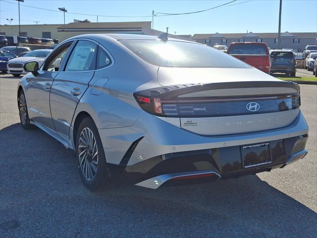 new 2025 Hyundai Sonata Hybrid car, priced at $39,120