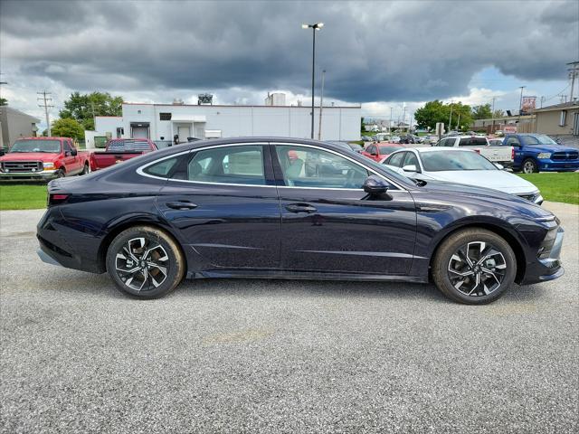 new 2024 Hyundai Sonata car, priced at $28,235