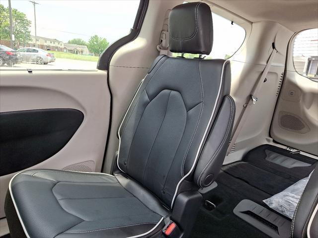 used 2023 Chrysler Pacifica car, priced at $35,994