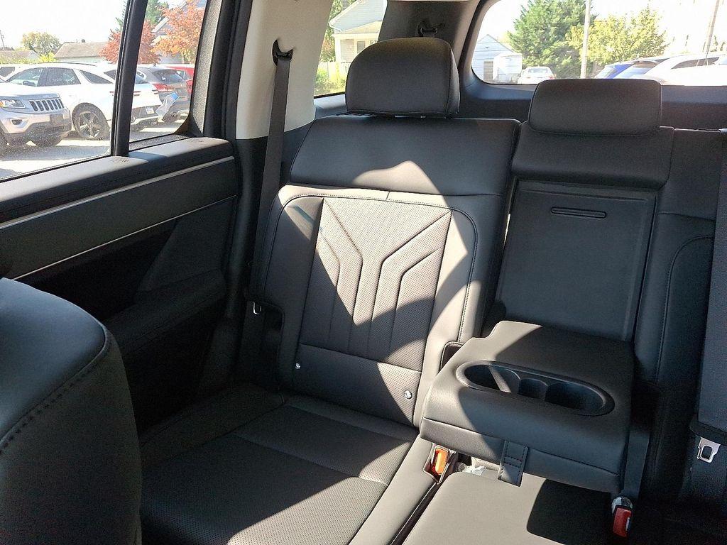 new 2025 Hyundai Santa Fe car, priced at $41,285