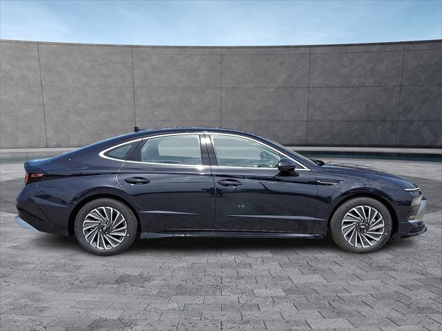 new 2025 Hyundai Sonata Hybrid car, priced at $39,185