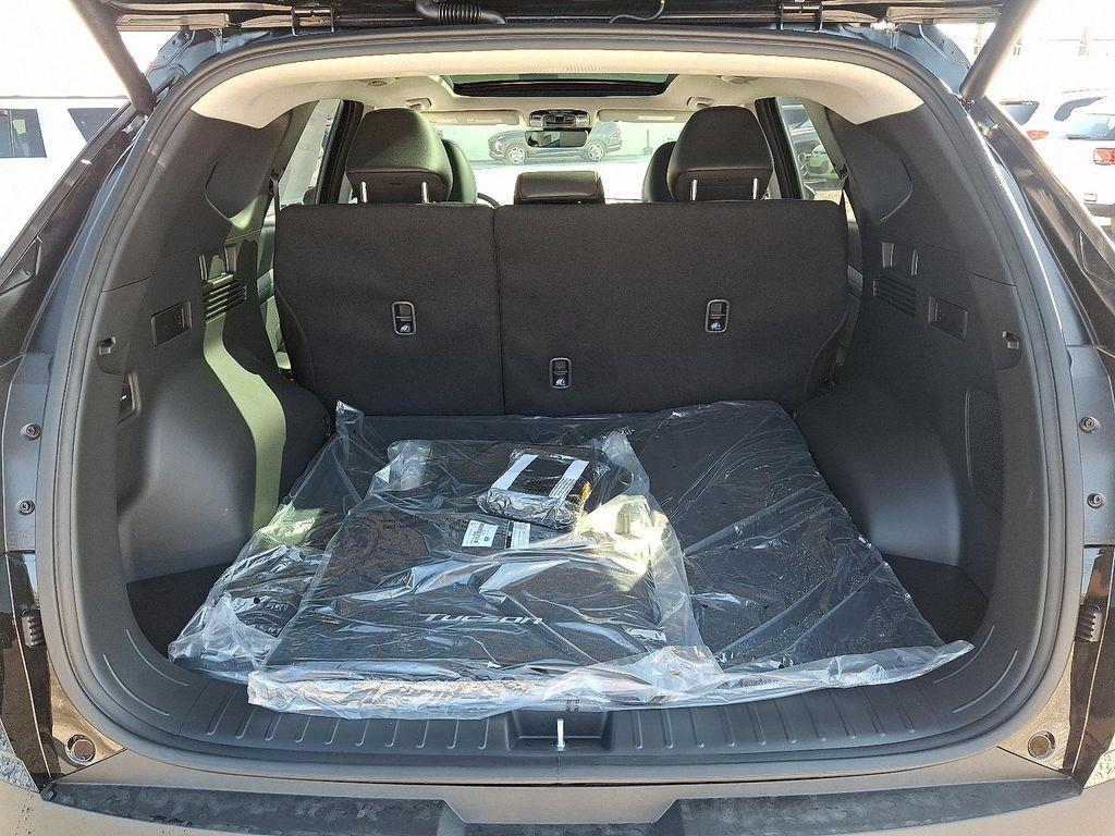 new 2025 Hyundai TUCSON Hybrid car, priced at $42,580